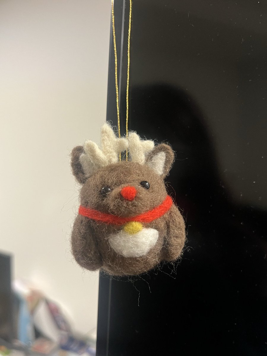 going home for the holidays… so no stream until mid January… sry gang 😭 

Anyways here’s my DIY felted Rudolph ornament… (he’s so cute)
Happy Holidays <3