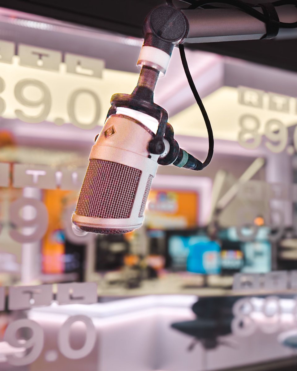 Behind the scenes during our travels 🎙️✨ 

#radiostudio #behindthescenes #ontheroad #studiolife #radiobroadcasting