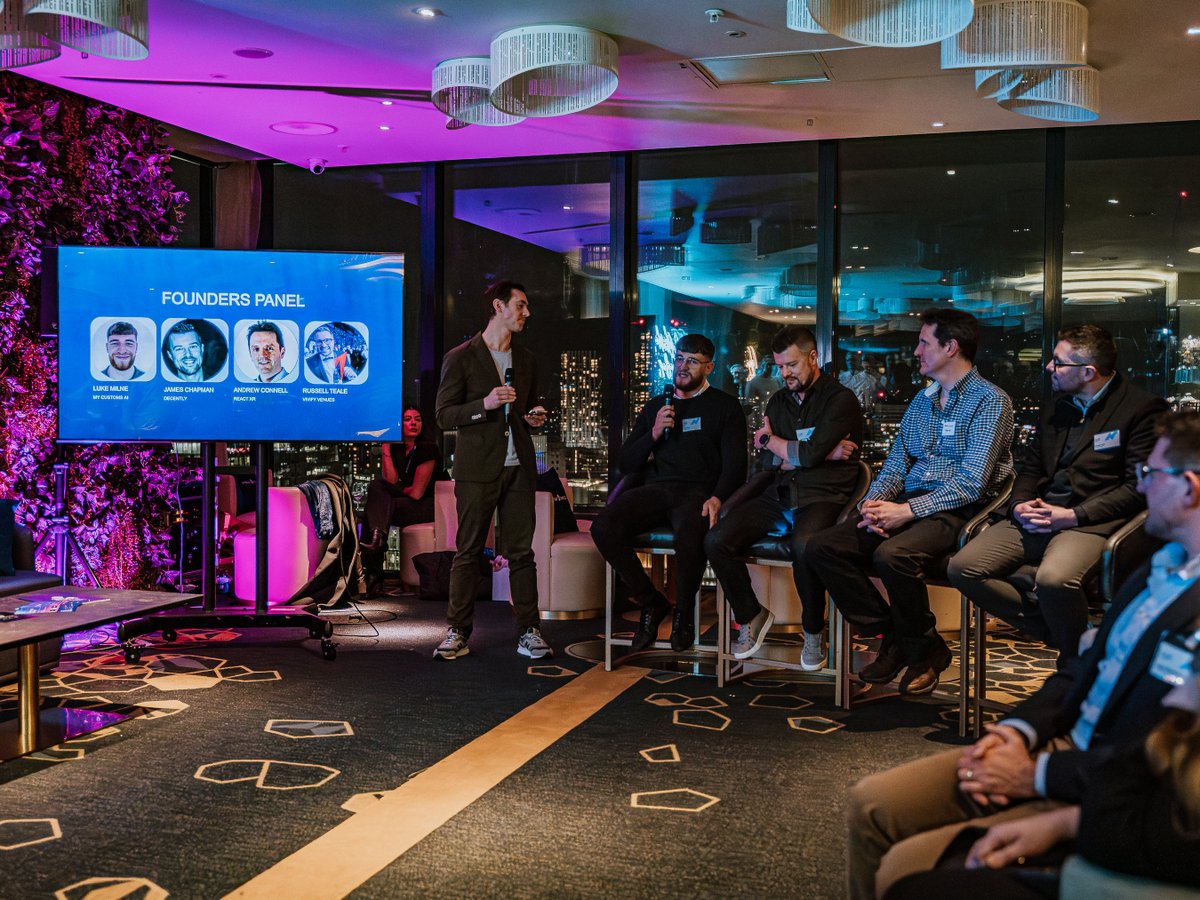 Glowing review in for Riva Media’s <a href="/PeterStojanovic/">Peter Stojanovic</a>, who hosted &amp; moderated this year’s Manchester <a href="/techclimbersuk/">Tech Climbers</a> List event.
A sharp, energetic presence on stage.
Book Peter: rivamedia.co.uk/talent/peter-s…