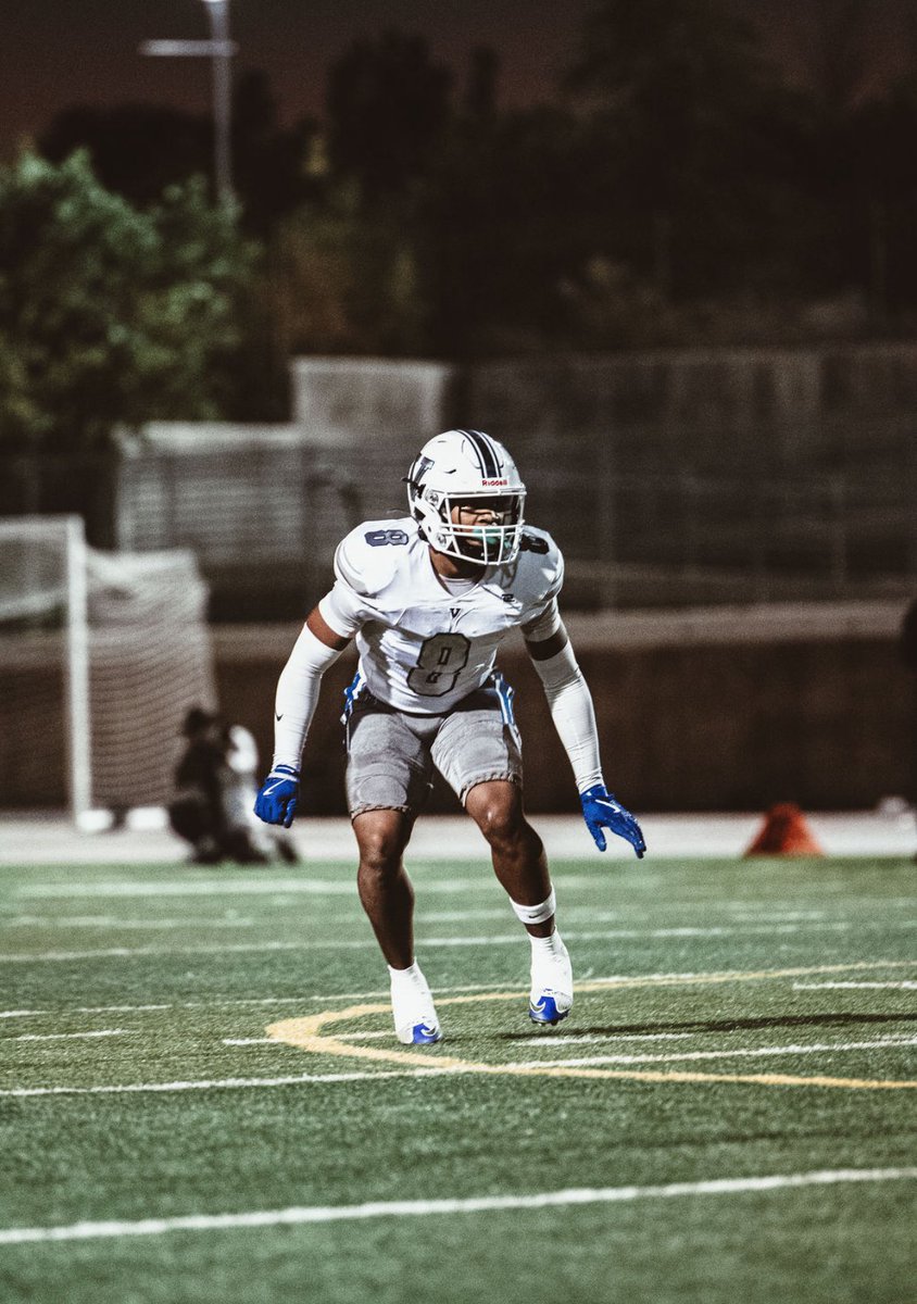 I played this game i love all my life, just to continue to go unnoticed. I’m better than many people that are active on college rosters. OPEN YALL EYES 😤😤#JUCOPRODUCT