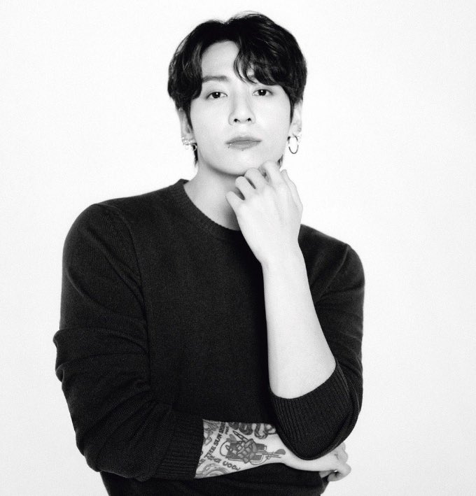 _inmusic_'s tweet image. Jungkook is Chanel’s new Global Ambassador for Fragrances &amp;amp; Beauty.