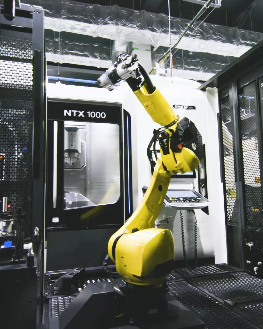 福島県の東北日東工器は、新工場で当社の複合加工機NTX 1000とロボット