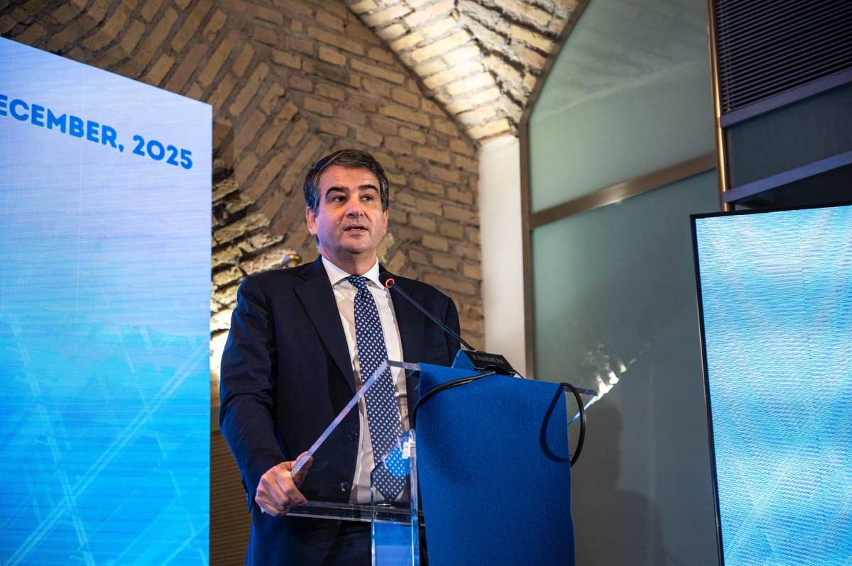 RaffaeleFitto's tweet photo. 🇪🇺🇮🇹 Questa mattina ho partecipato agli #Studydays di @ecrgroup a Roma.
Un’ottima occasione per confrontarci sui principali dossier in discussione a #Bruxelles dal mercato interno e competitività a sicurezza e immigrazione.

🇬🇧 This morning I took part in the Study Days of the Conservatives Group in Rome.
It was an excellent opportunity to discuss the main dossiers underway in Brussels — from the single market and competitiveness to security and migration.