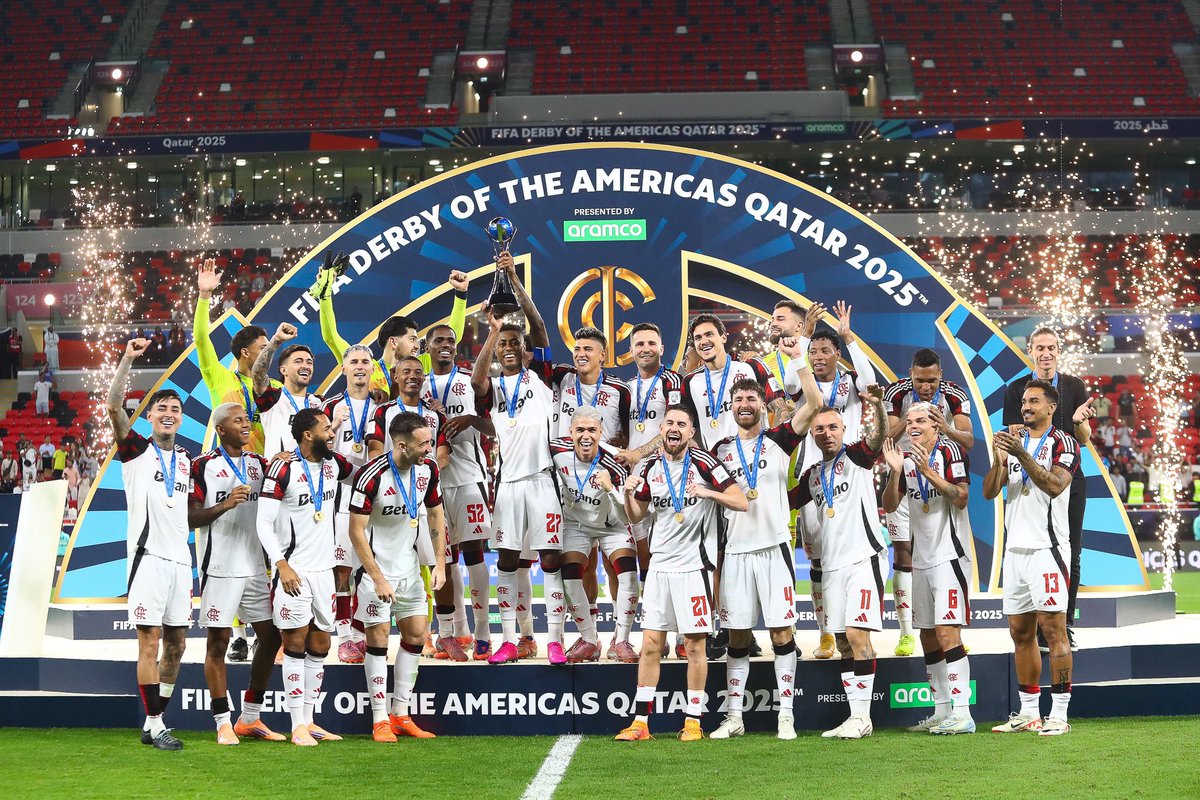 FFERJ's tweet image. ☀️ Bom dia pra quem conquistou seu 3º título em 11 dias:

✅ Libertadores
✅ Brasileiro
✅ Derby das Américas
⌛️ Copa Challenger
⌛️ Intercontinental 

📸 Gilvan de Souza/CRF