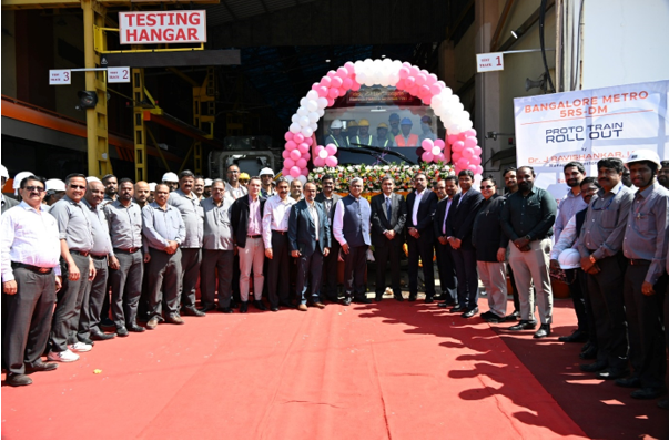 constructioncm1's tweet photo. 🚆#BEML unveils its next-gen driverless metro prototype for Bengaluru Phase-2, featuring GoA4 automation, energy-efficient systems, and CBTC compatibility powering smarter, self-reliant urban mobility.

🔗https://t.co/xITOfQL7LD
#BMRCL #DriverlessMetro #UrbanMobility #MakeInIndia https://t.co/5ChTb6zSOG