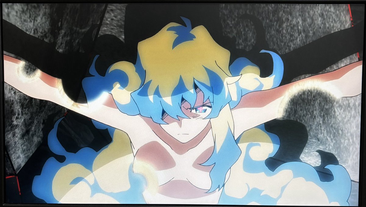 jgvgn2's tweet photo. 囚われシーンの終盤はアニメと映画で格好が違います。個人的にはアニメ版の黒スーツの方が好きです。 https://t.co/WoaVRfKZfL