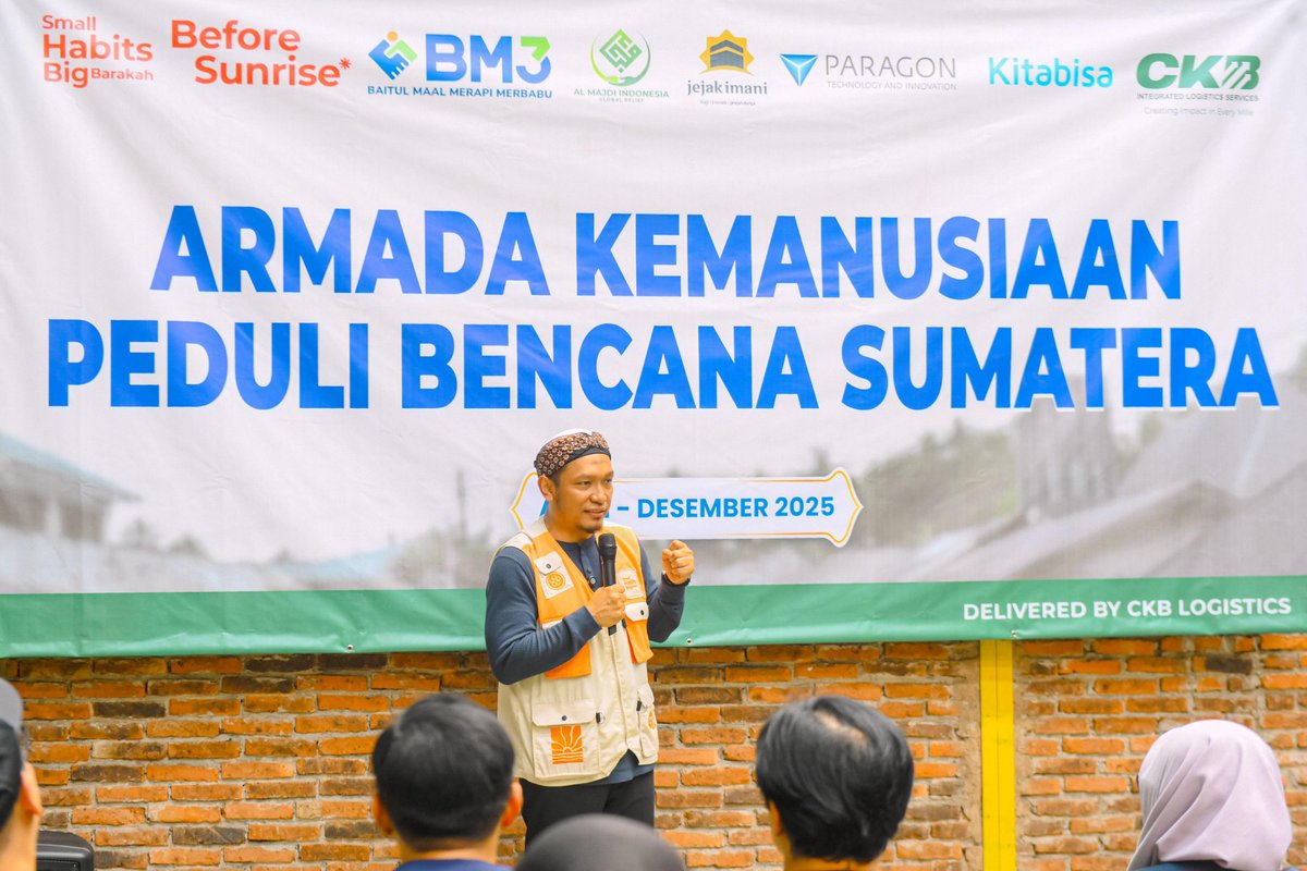 salimafillah's tweet photo. ..

Pesawat kedua menuju Medan, dari sana bantuan akan bergerak menuju Langkat, Tapanuli dan Aceh Tamiang.

Sebab bencana ini terlalu berat jika dipikul sendiri. Kita perlu bareng-bareng dalam mengatasi masalah banjir dan longsor ini. Semua pihak memiliki peran kunci. 

.. https://t.co/mZJF5I2kZj