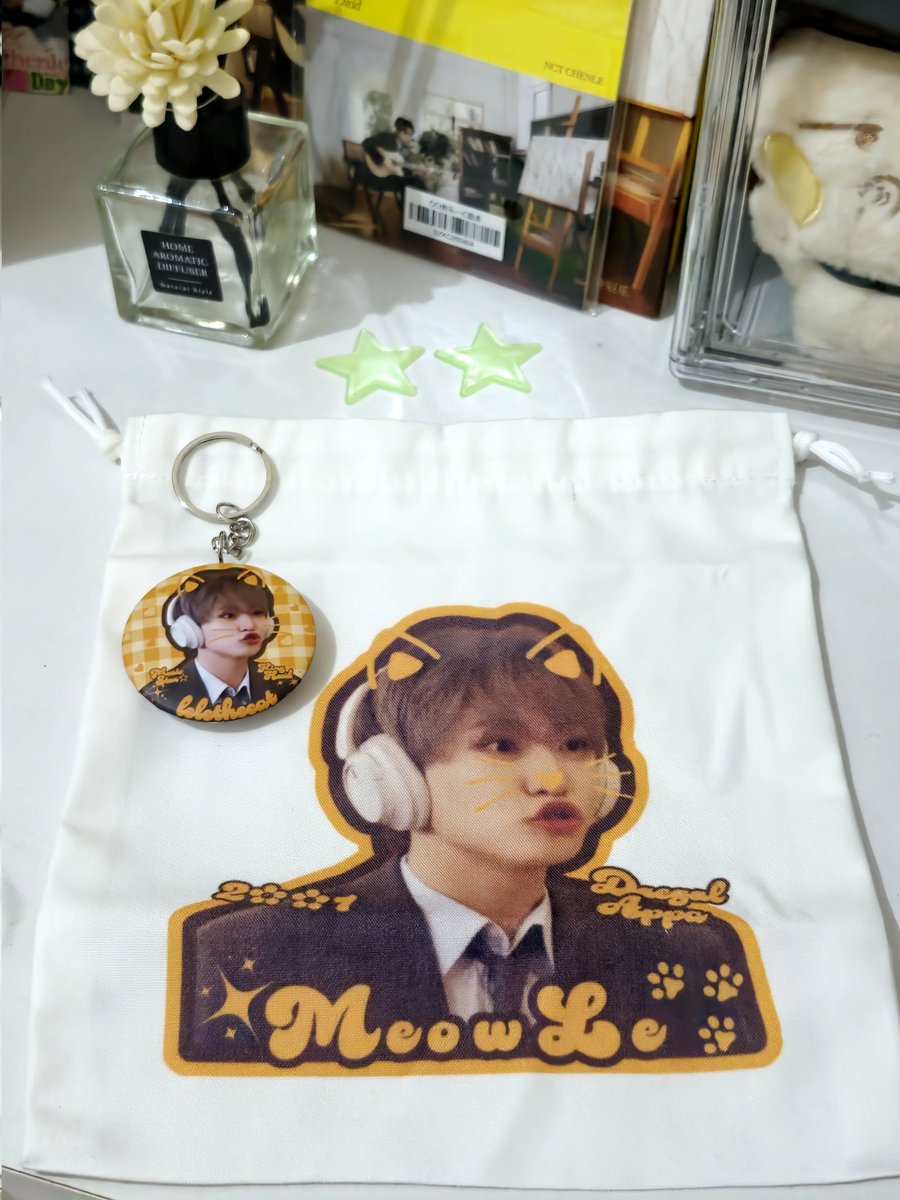 Kak vir <a href="/fwairyzcl/">vir ✿ 💅kinda ia</a> selalu lucu sekali freebies nya huhu lele pout😙, terimakasih banyak buat pouch dan gantungan meow le nya kak, akun aku pakai dan jaga baik2😻