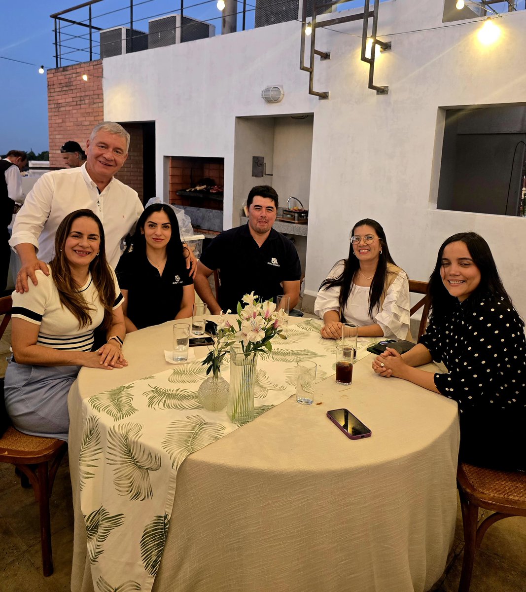 Capexpy's tweet image. AFTER OFFICE CAPEX 2025
Como cada año, nos reunimos junto a directivos, socios y colaboradores para conmemorar un período de importantes avances y resultados.
 Brindamos por un futuro de crecimiento sostenido. 🥂