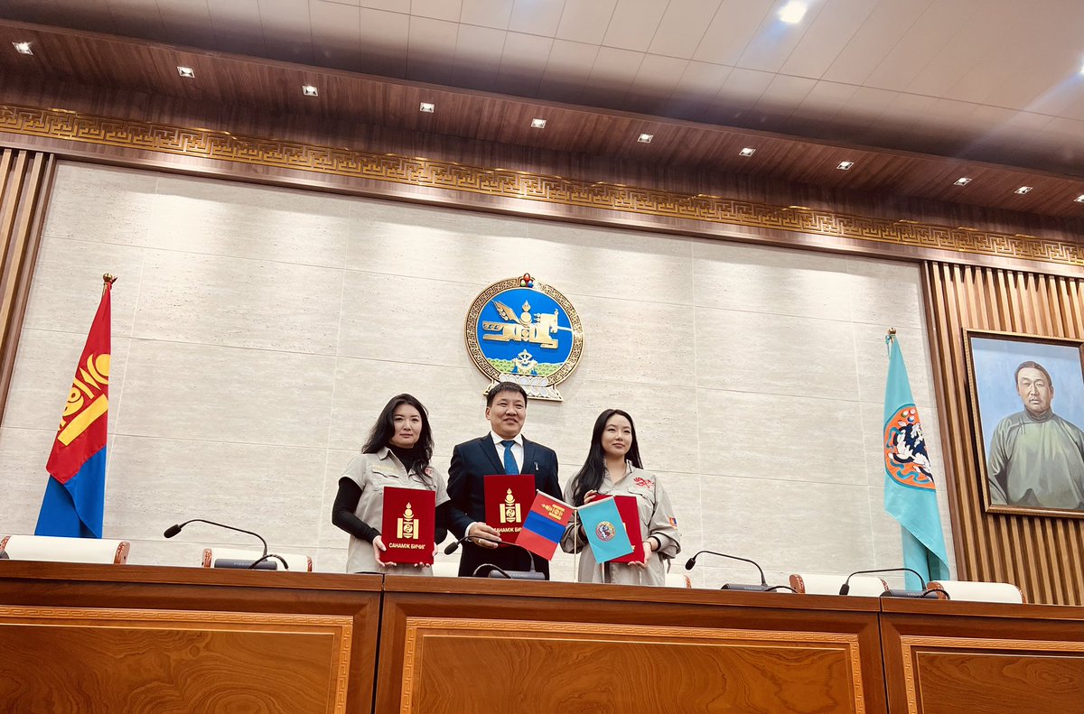 #БУНДАН #зүрхмартахгүй #Эрдэнэт хот, үйлдвэрийн 50 жилийн ойд: 50 хүүхэдийн зүрхний мэс засалыг хамтарч хийх гэрээ зурлаа: Эрдэнэт хотын удирдлагатай .. хамаг сайнаар хичээнээ