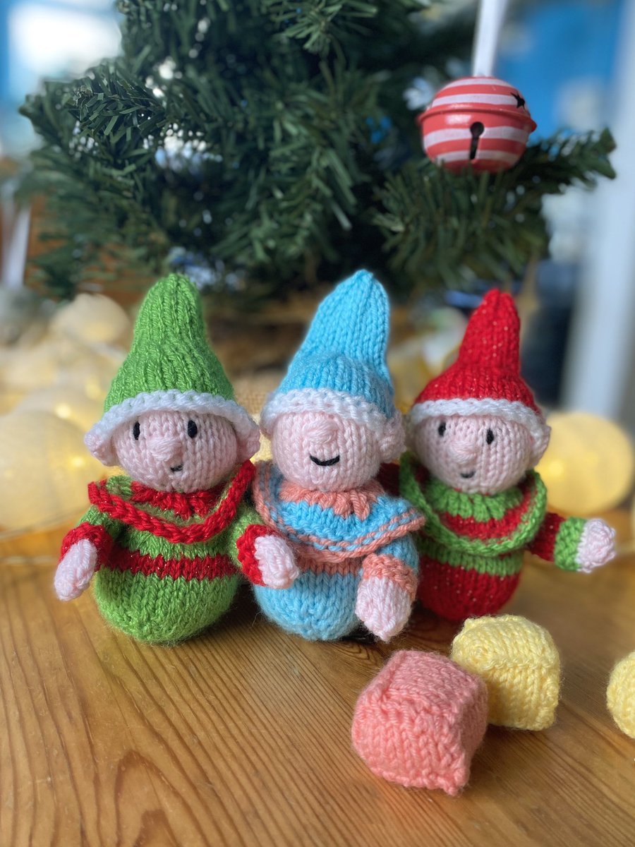 GiftHorseKits's tweet image. It’s a #newpattern day! 🎄 
These new Christmas minis are great for stash-busting- cheeky elves and singing angels that can be made from any small amounts of Dk yarn you have left over. They’re quick and fun to make: gifthorsekits.co.uk/angels-and-elv…