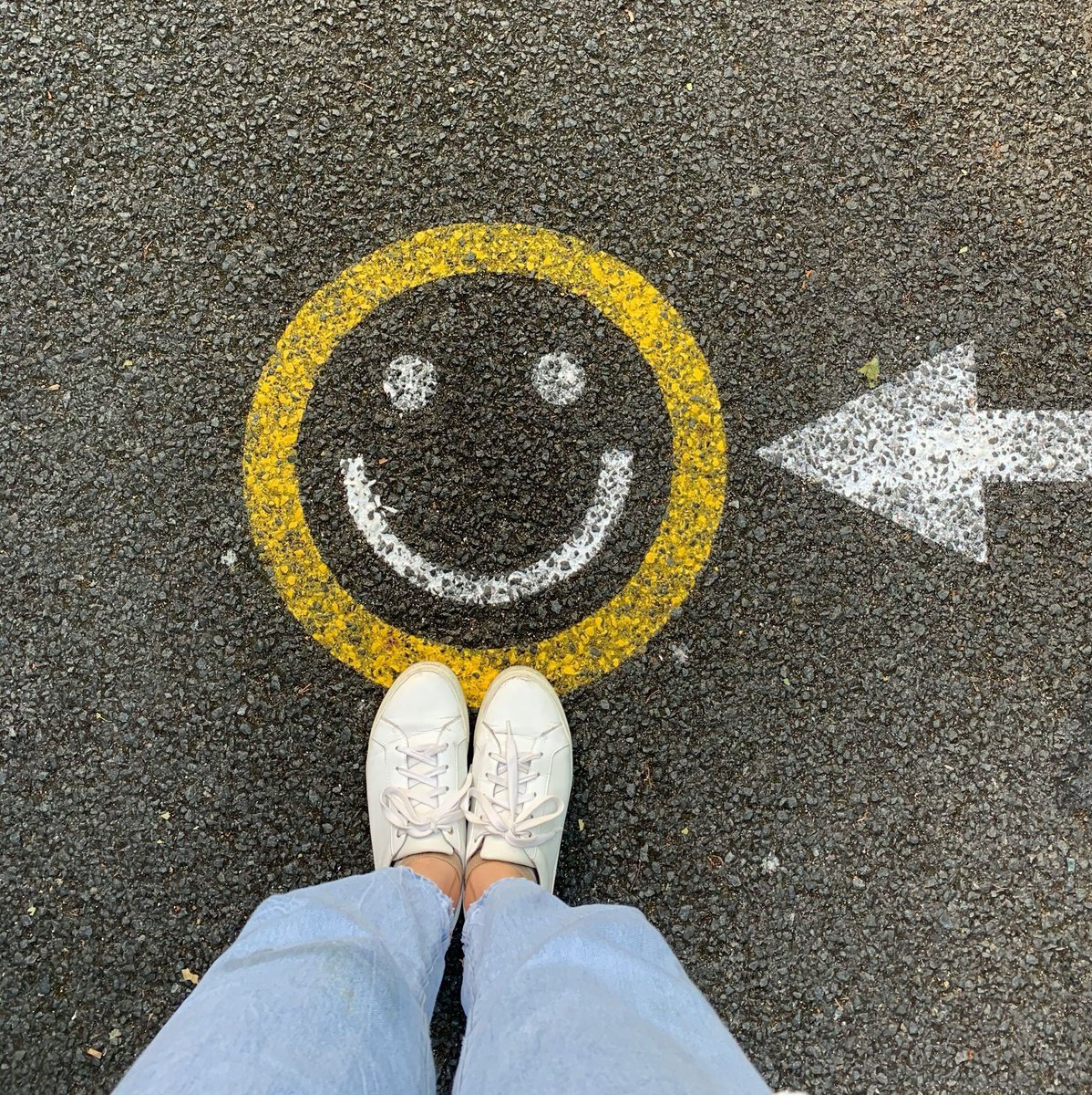 Craig shares his realistic take on staying grounded and finding small ways to shift your mindset. What steps could you take to feel more positive? buff.ly/cpCqJ5s #PositiveMindset #Smile