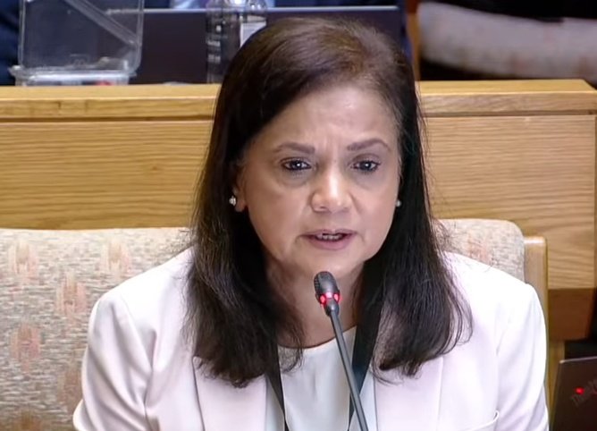 KingMntungwa's tweet image. Adv. Shamila Batohi received a well deserved public humiliation. 👌🏽😅