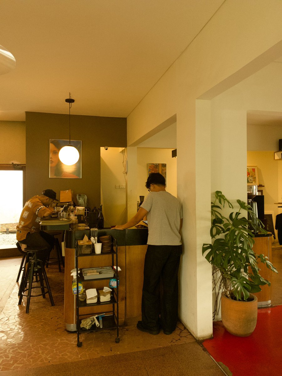 baru nemu tempat seenak ini pas udah ga skripsian bjir😭