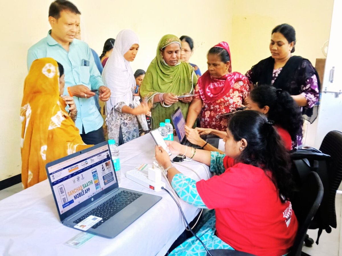 MeshramNGO's tweet photo. Meshram Foundation organized camps to implement various social benefit schemes in Chandivali, Kalina, Kurla, Mulund, Bhandup and Vikhroli Vidhansabha. Around 400+ beneficiaries availed the benefits of these camps. https://t.co/3bXgN7k9Uj