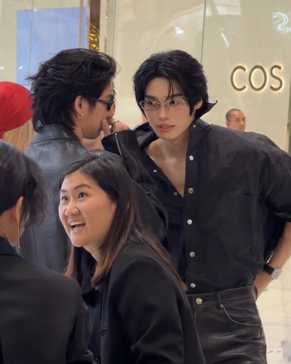 around_ent's tweet image. เรือแล่นแรงม๊าก! ตำนานคู่วายเบอร์หนึ่ง ไบร์ท-วิน ฟื้นคืนชีพ บังเอิญใจตรงกันจนชาวด้อมหัวใจเหลวเป๋ว

#bbrightvc #winmetawin️ 

อ่านข่าวเพิ่มเติม
📍 m.facebook.com/story.php?stor…

นาทีนี้ทำให้หัวใจชาวด้อม BW กลับมามีชีวิตชีวาขึ้นอีกครั้งหนึ่ง เรือจะแล่นได้ด้วยมือเรา