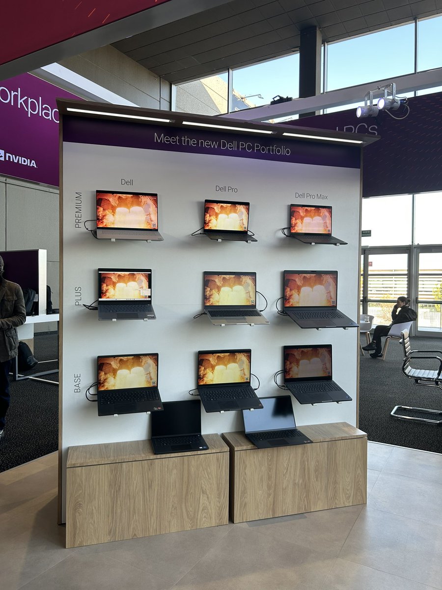 ITReseller_ITDM's tweet photo. Los #AIPC serán tendencia este año, revolucionando la experiencia de usuario y en #delltechforum se puede ver una sólida representación de estos dispositivos de @DellTechSpain. Para más información conéctese a nuestro canal de IT Televisión https://t.co/e3fiHwvT4c https://t.co/KoCzbdp9dq