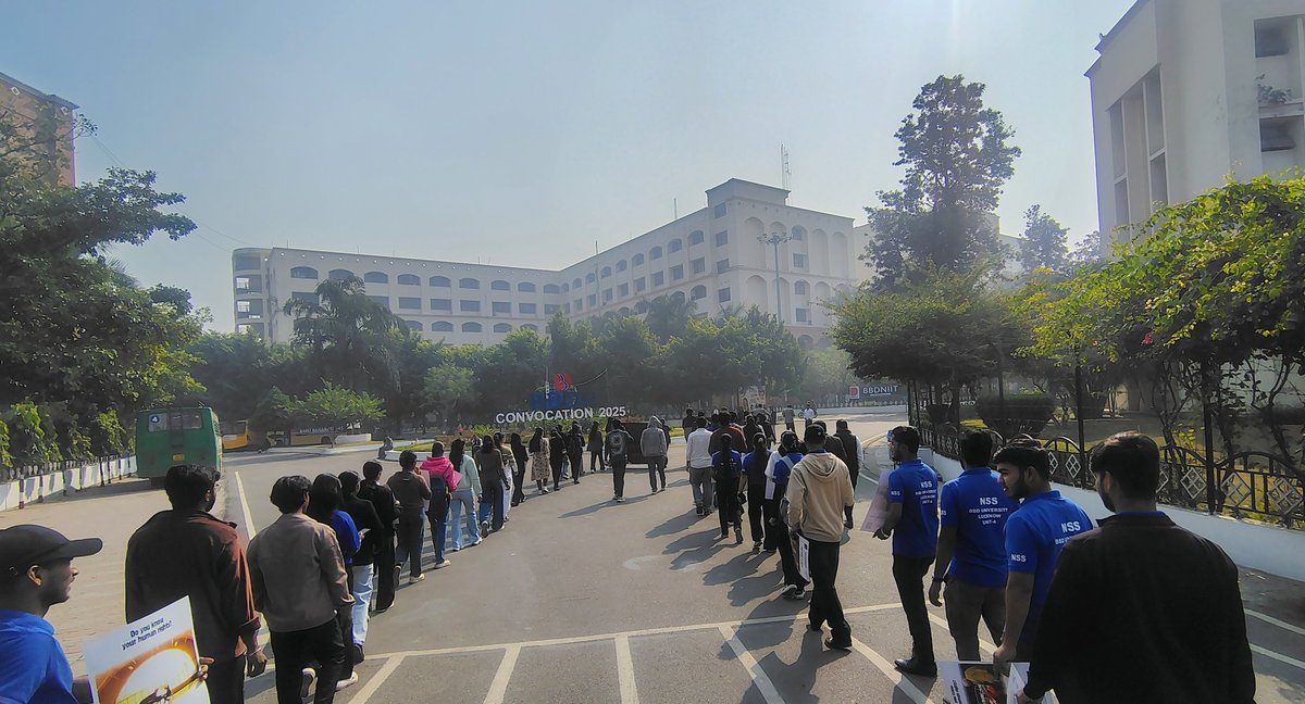 nss_bbdu's tweet photo. Empowering communities on Human Rights Day!
BBD University's NSS Unit &amp; Youth for Human Rights Intl. - India organized a Human Chain &amp; Awareness Parade, spreading messages of equality, justice &amp; dignity.
#HumanRightsDay #UnityInAction https://t.co/IfOHCsJDMy