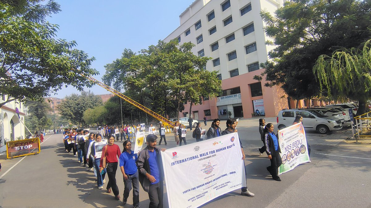 nss_bbdu's tweet photo. Empowering communities on Human Rights Day!
BBD University's NSS Unit &amp; Youth for Human Rights Intl. - India organized a Human Chain &amp; Awareness Parade, spreading messages of equality, justice &amp; dignity.
#HumanRightsDay #UnityInAction https://t.co/IfOHCsJDMy