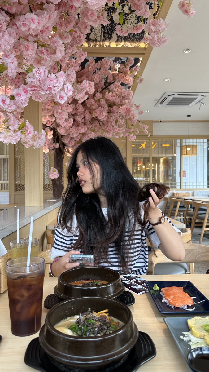 _leyeh's tweet photo. sedang liburan bersama si cantik https://t.co/MeqyuK2Ro5