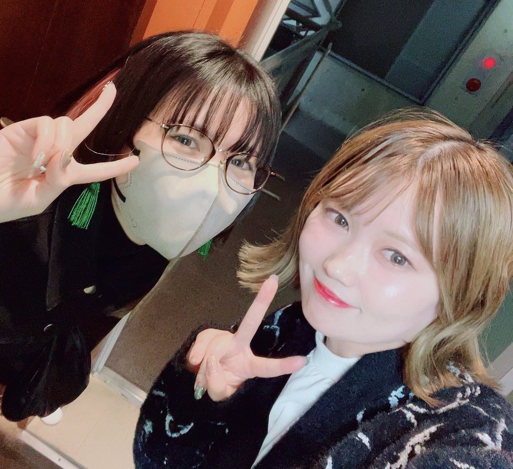 mmmr_i's tweet photo. 平日夜の #LITTLEMAGIC
満員ありがとうございました❤️
毎度毎度武井イベに出てくれる天使ちゃんたちはみんな優しくてかわいくて、
ヲタク(私含む)を幸せにしにきたんだなって思います♡
これからもみんなの心にあったかい灯を灯せますように🎄
桐亜ちゃんのお手伝いヒーロチャンもまた登場☺️ https://t.co/0ehmrrY74b