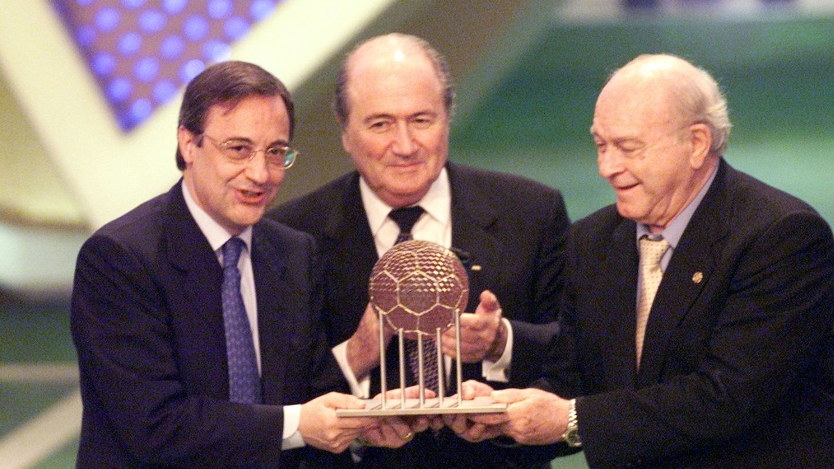 realmadridarab's tweet photo. 🔙 مرور 25 عامًا على تتويج ريال مدريد كأفضل نادٍ في القرن العشرين. https://t.co/jtUFFu434Q