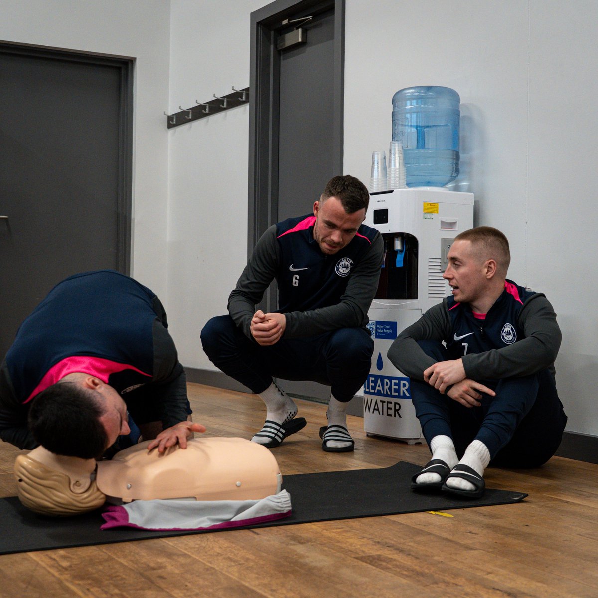 NIAS999's tweet photo. This week the NIAS CRT delivered CPR &amp; AED training to @larnefc as part of the @UEFA “Get trained, save lives campaign”. The Europe-wide campaign uses football as a platform to raise awareness of these vital life-saving skills and the importance of early bystander interventions. https://t.co/KNY10FlGGL