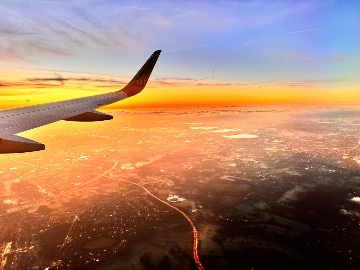 Early morning flights are the best #Tromsø #Norway