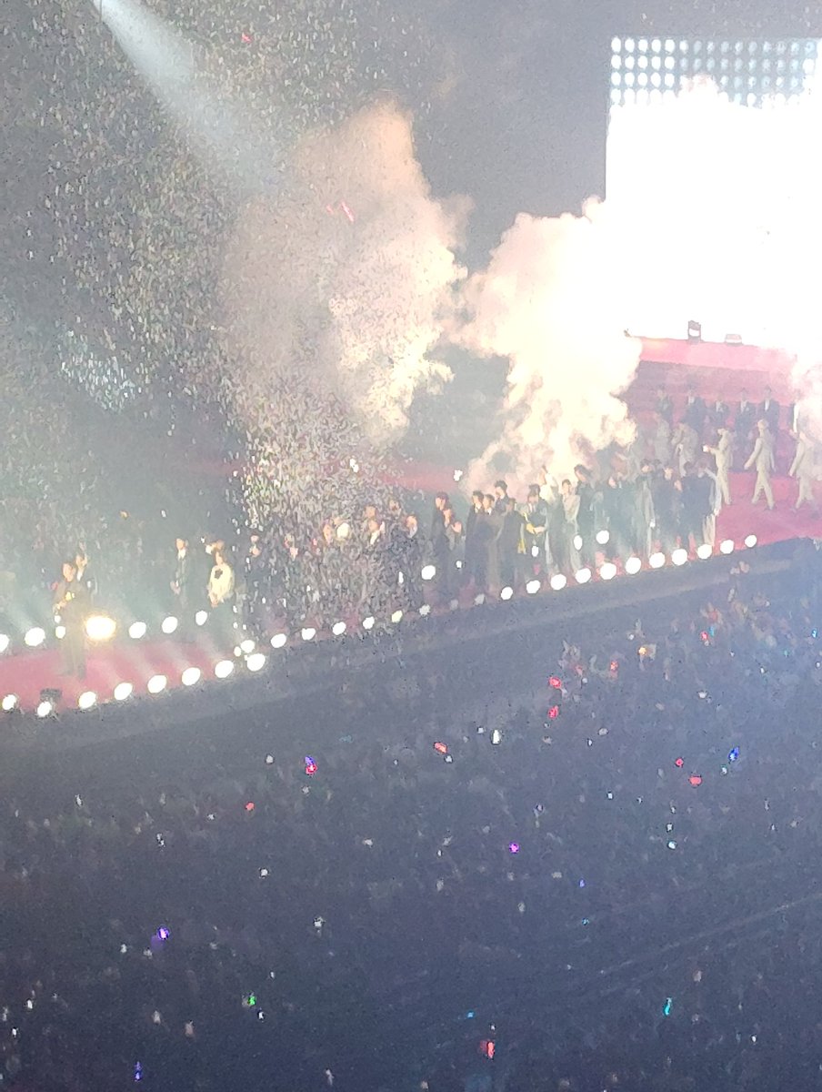 きょう涙腺崩壊3回ぐらいあった

セルジオ越後さん、ラモス瑠偉さん、木村和司さん

チェアマン特別賞受賞←1回目

ヴェルディ川崎
武田修宏さん、柱谷哲二さん、ラモス瑠偉さん、北澤豪さん、菊池新吉さん←2回目

リトグリ　『For Decades』やっと生で聞けた←3回目

ありがとう
#Jリーグアウォーズ