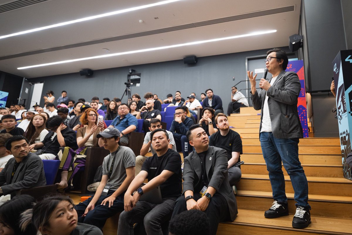 anndylian's tweet image. Beyond Ideals: CZ Zhao&apos;s Realist Blueprint for Privacy and Decentralization in Crypto /@bnbchain Demo Day

Reply to Anndy Lian’s question. 

If there are more time, I will add the following to his response.

Thread 👇

852web3.media/2025/12/10/bey…