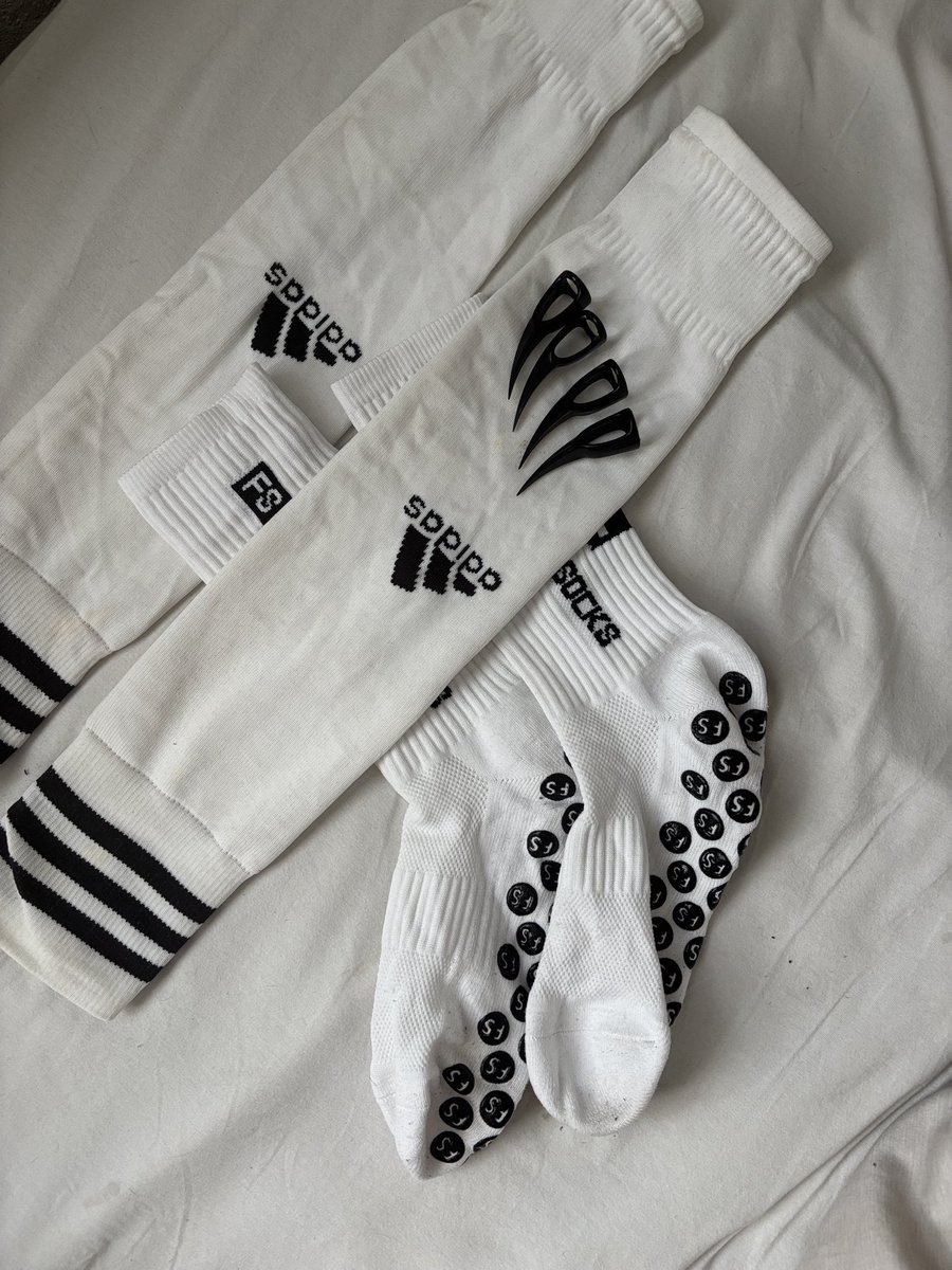 Ich weis das du meine Füße in dem Outfit sehen willst 🦶😉 #cashmaster #feetmaster #germanfeetmaster #italiamaster #FTMGANG #ftm #findom