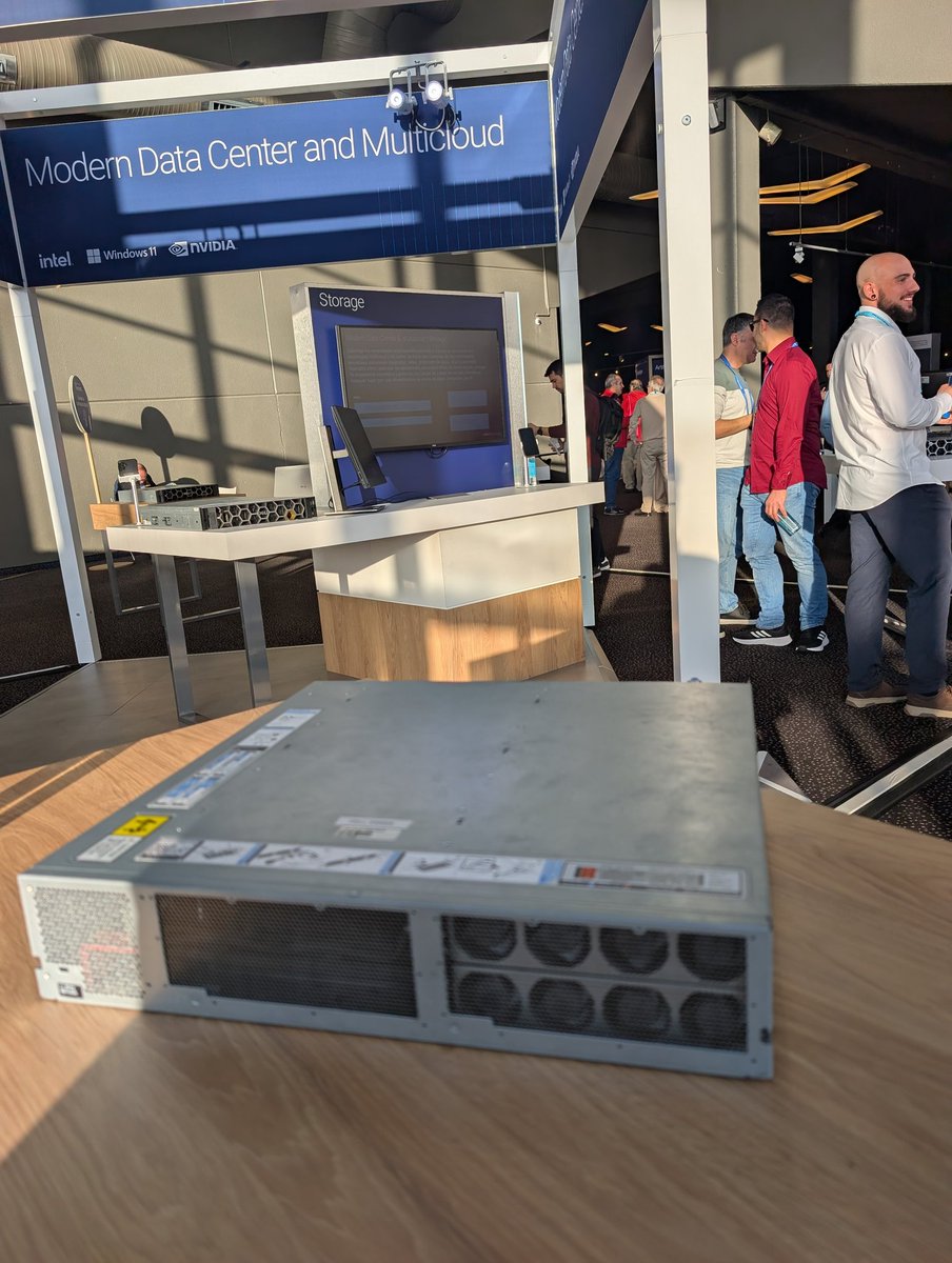 ¿Curioso por conocer la infraestructura #edge que se usa en miles de fábricas, restaurantes y hospitales? Ven a vernos hoy al #DellTechForum en Kinépolis para averiguar porqué, y experimenta como es nuestro servidor rugerizado de última generación PowerEdge #XR8000 #iwork4dell