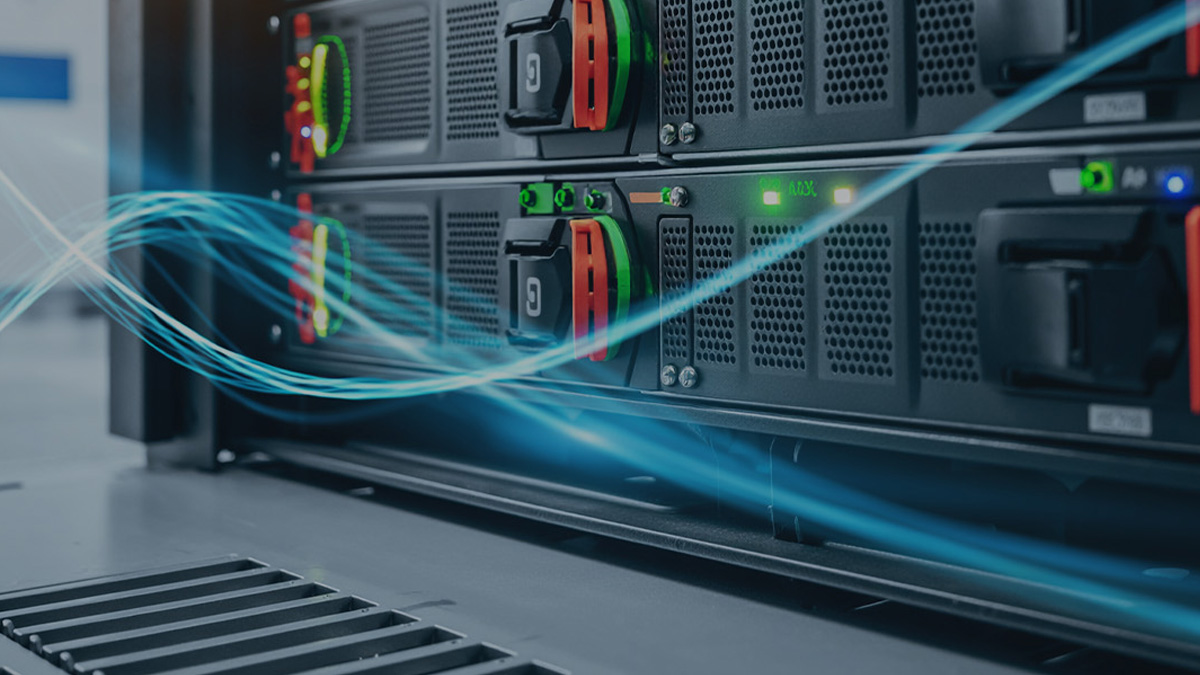 Wie ein durchdachtes Leitungssystem transportieren unsere Server Daten zuverlässig von A nach B, ohne Umwege, ohne Stau. Selbst unter hoher Belastung bleibt der Fluss stabil, sicher &amp; effizient. So entsteht eine digitale Infrastruktur, auf die du dich jederzeit verlassen kannst.