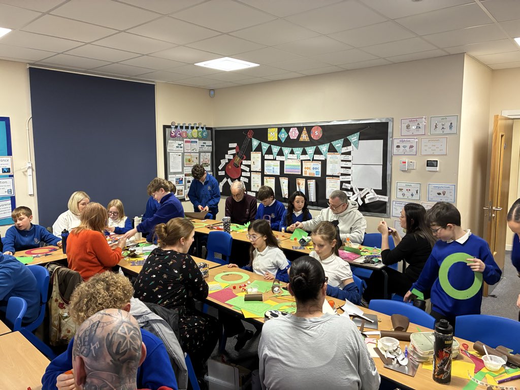 latimerprimary's tweet image. Massive Christmassy vibes last week with our Christmas Wreaths. It was so lovely to see parents and grandparents etc. coming in to craft too. #Year6 and #ClassVL Have never been quieter. Thank you!!