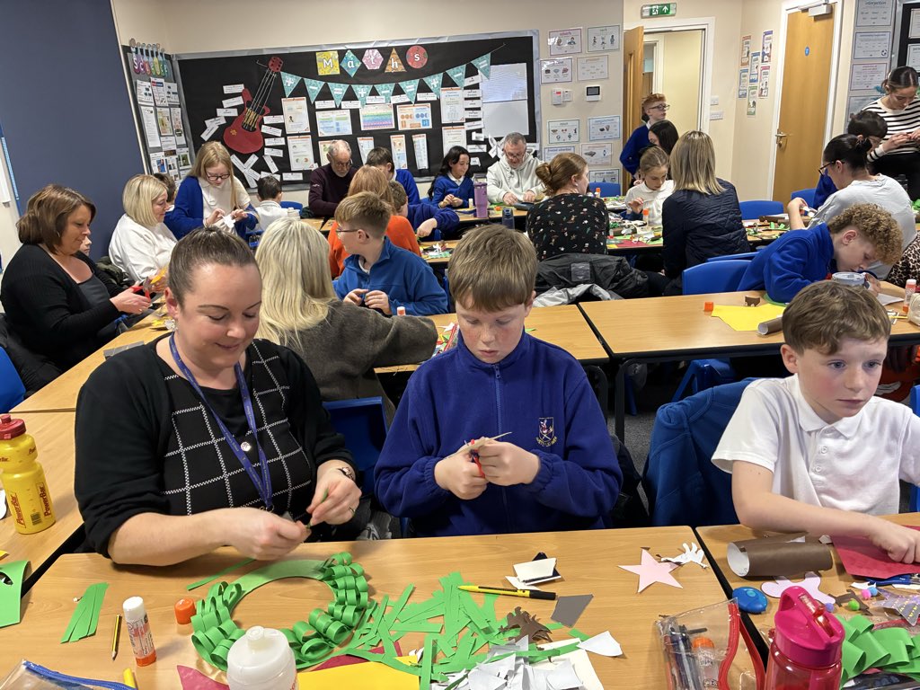 latimerprimary's tweet image. Massive Christmassy vibes last week with our Christmas Wreaths. It was so lovely to see parents and grandparents etc. coming in to craft too. #Year6 and #ClassVL Have never been quieter. Thank you!!