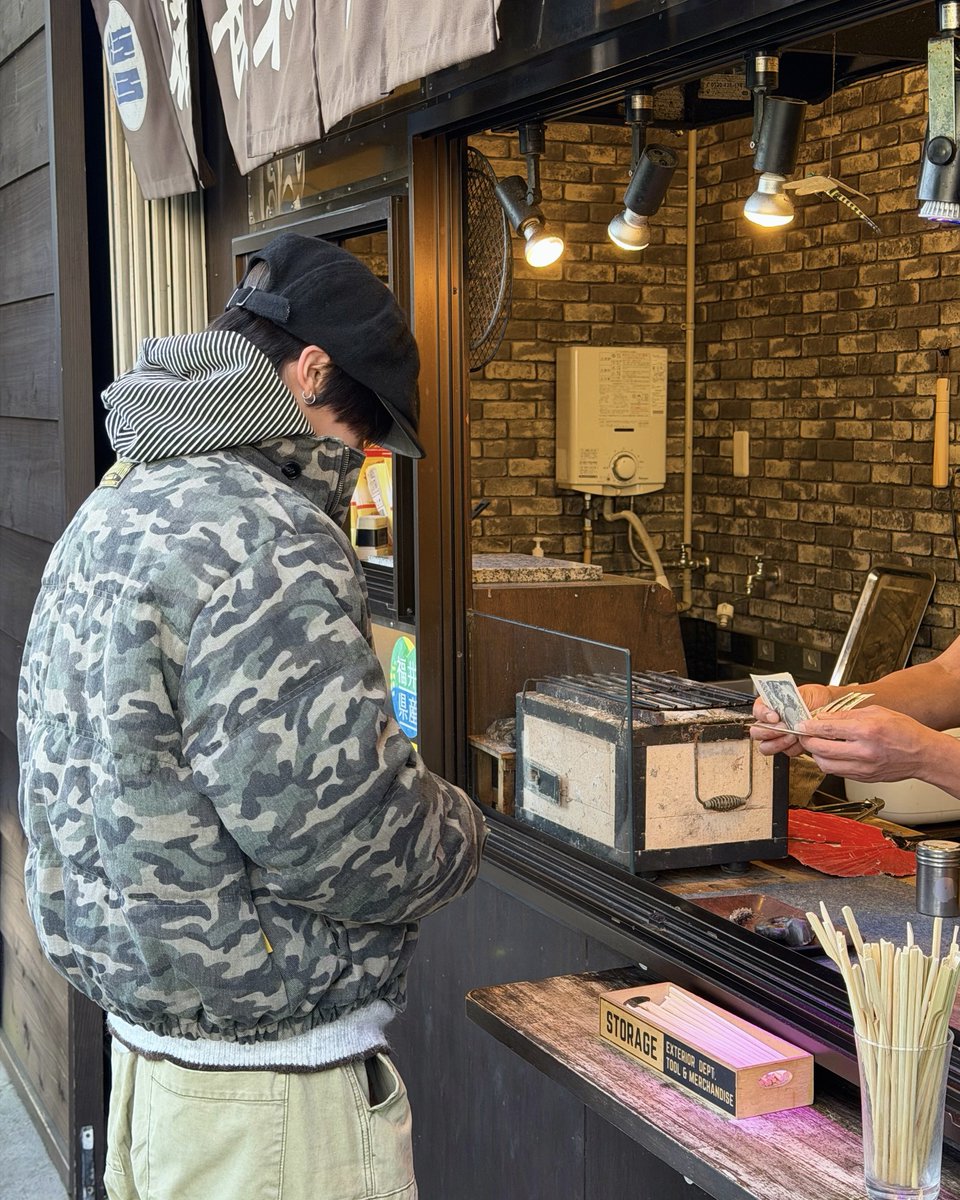 nctwishofficial's tweet image. walk around #NCTWISH