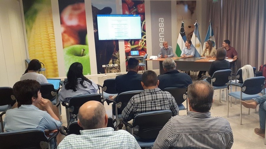 El Senasa fue anfitrión del Curso regional sobre Métodos Avanzados contra la Mosca de los Frutos, con el apoyo de la Agencia Internacional de Energía Atómica (IAEA). Reunió a expertos y autoridades de programas y planes nacionales de Argentina, Chile, Ecuador, Perú y Uruguay.