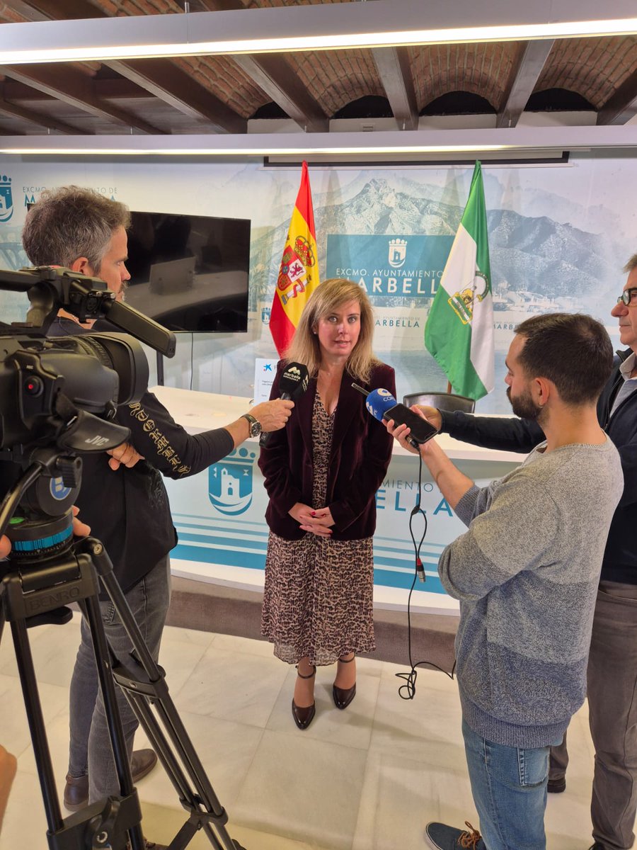 citmarbella's tweet photo. Hoy junto a @FundlaCaixa hemos entregado 2.500€ en cheques para juguetes a Cáritas Encarnación, Crece y Fundación Mornese. Unidos al @Ayto_Marbella garantizamos que los más pequeños disfruten estas fiestas como merecen. ¡El liderazgo empresarial también es compromiso social! 🤝 https://t.co/PbXz4umfla