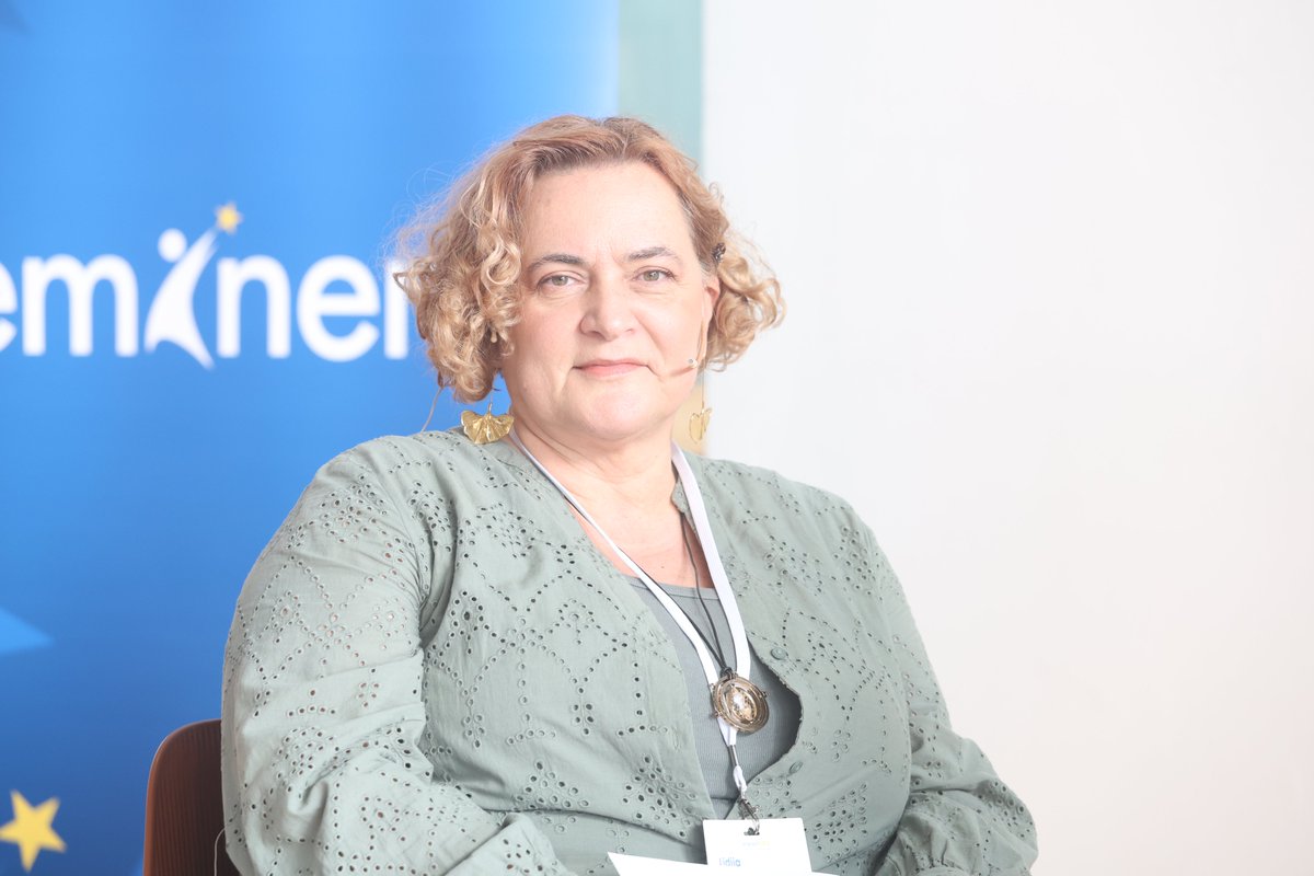 <a href="/UniOslo/">Universitetet i Oslo</a> <a href="/OCDE_fr/">OCDE</a> 🔴For <a href="/LidijaKralj/">Lidija Kralj</a> " there is no #AI without data. Data is the oxygen of AI, and we must understand how it’s collected, used, and governed if we want responsible innovation in schools.”