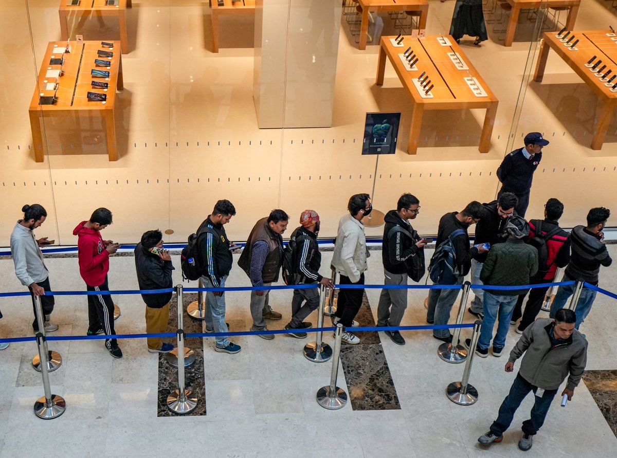 samiullahalam03's tweet photo. Noida just got its first Apple Store and the vibe is unreal! 🍏🔥
DLF Mall of India officially entering the Apple era.
#AppleStoreNoida #Noida https://t.co/fdk5UTfPOr