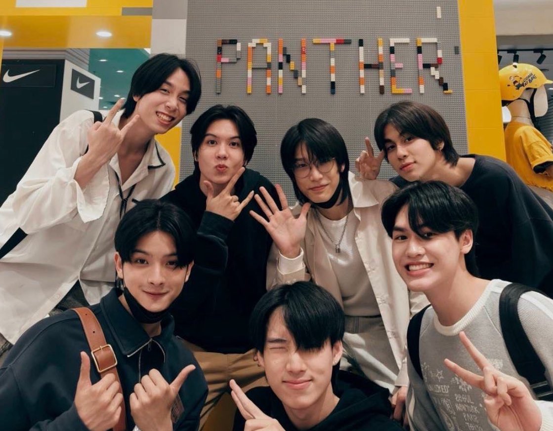 เป๋ง 𖤐꒦ tweet media