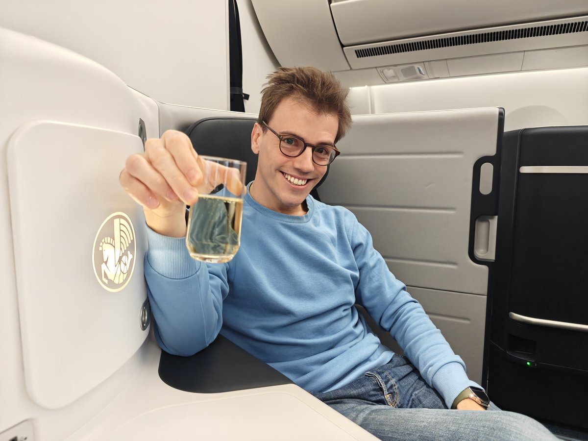 Podem me chamar de pão-duro, mas esta é a minha primeira vez no ramo dos negócios 🎉
Há algum tempo, alguém me disse: