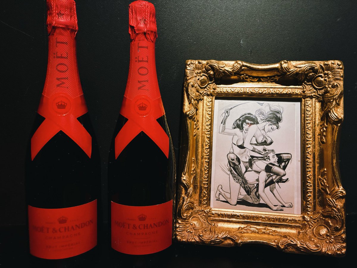 もう少しで今年もクリスマス🎄🍷
赤いラベルがこっくり可愛いボトルはモエの限定ラベル♥️
先週は花子様と私に入れていただいたMちゃん、ありがとうございました🥂✨️
上機嫌photo😉

#amarcord_tk