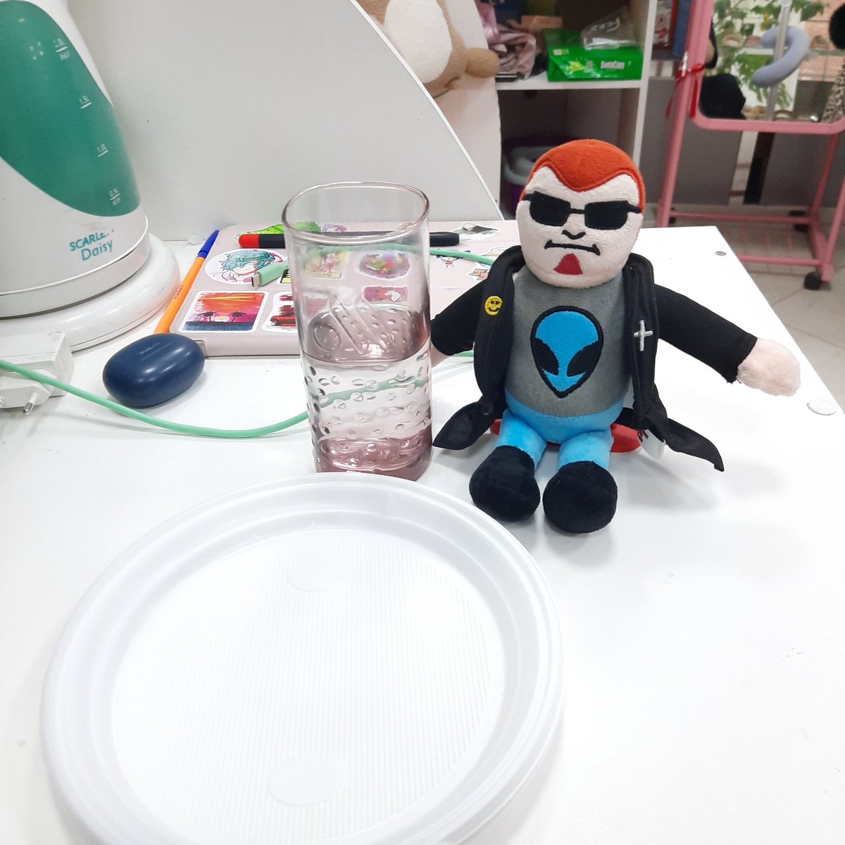 he's waiting for pizza pepperoni