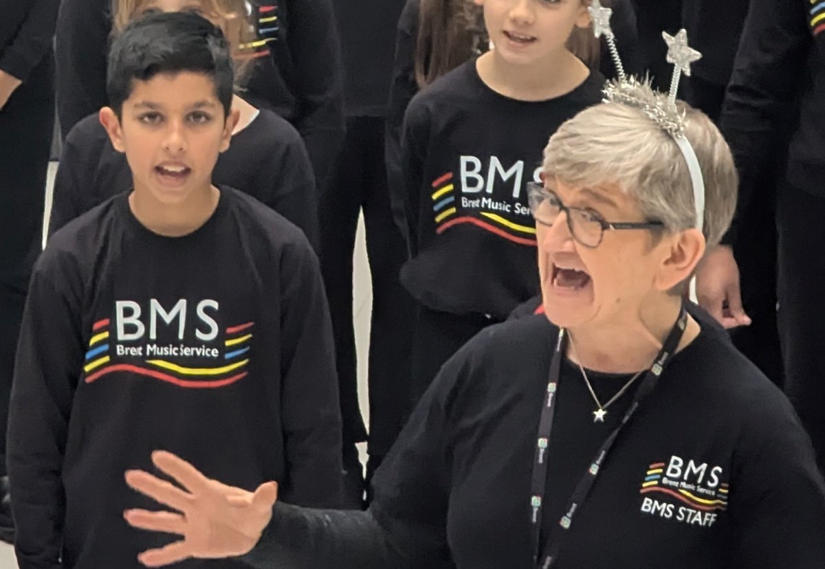 MountStewartSch's tweet photo. Rishi, a 6S student, performed at the BMS concert held at the Civic Centre, where all of the Brent choirs came together. He had been rehearsing diligently every Tuesday after school, and his hard work was finally rewarded. #tmssyear6 #tmssbms #tmssmusic https://t.co/Okt392H7hZ