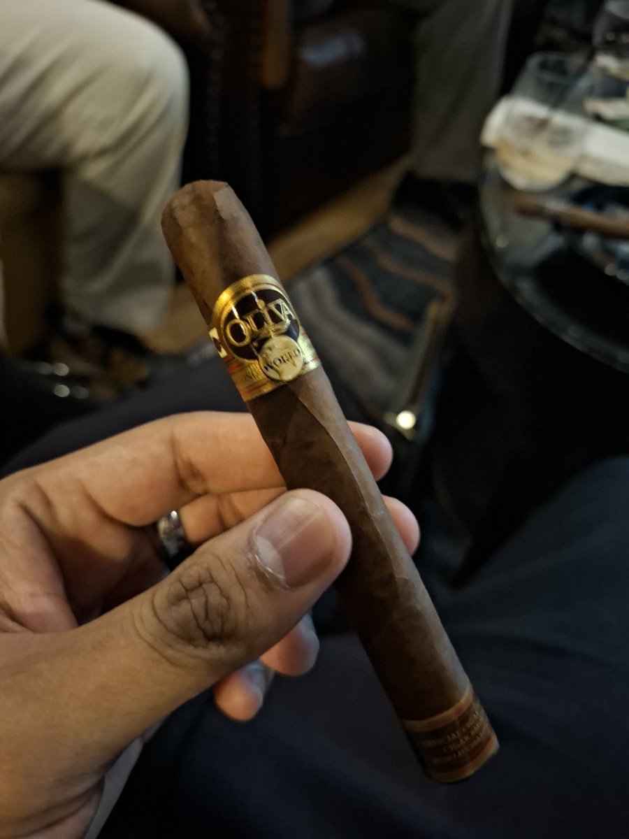 haifprogram's tweet image. Return back to the God's cipher with this. Zig-Zag-Zag 

Cigar 1: Montecristo Shorts (Cuba| Machine Made)
Size: Puritos 

Cigar 2: @OlivaCigar Mareva (Nicaragua| Handmade)
Size: Petit Corona 

#cigar #cubancigar #montecristo #montecristoshort #nicaraguancigar #oliva #olivamareva