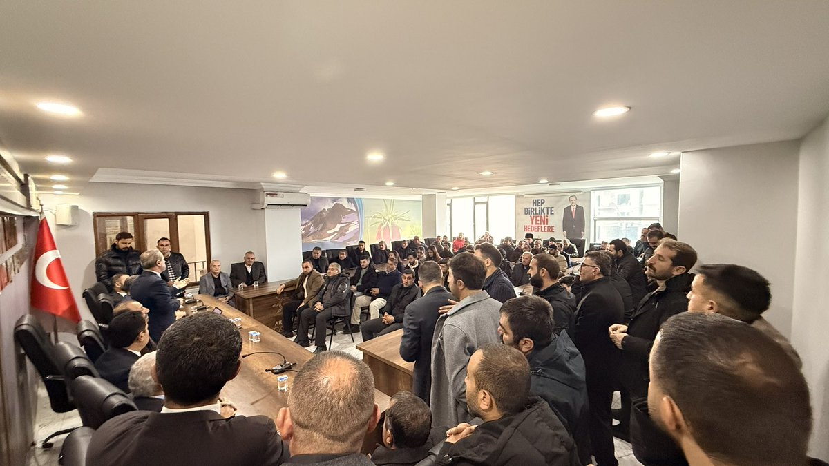 📍Yüksekova

✅  Yüksekova Mahalle ve Köy Başkanları/Temsilcileri Toplantısı

İlçe Başkanımız <a href="/BurhanYASAR30/">Burhan YAŞAR</a> , İlçe Gençlik Kolları Başkanımız <a href="/srvtkrstakkurt/">Servet Kürşat Akkurt</a> ile birlikte, mahalle ve köy başkanları toplantımızı gerçekleştirdik.

🔹 Siyasi, Teşkilat, İl Özel Gündemli