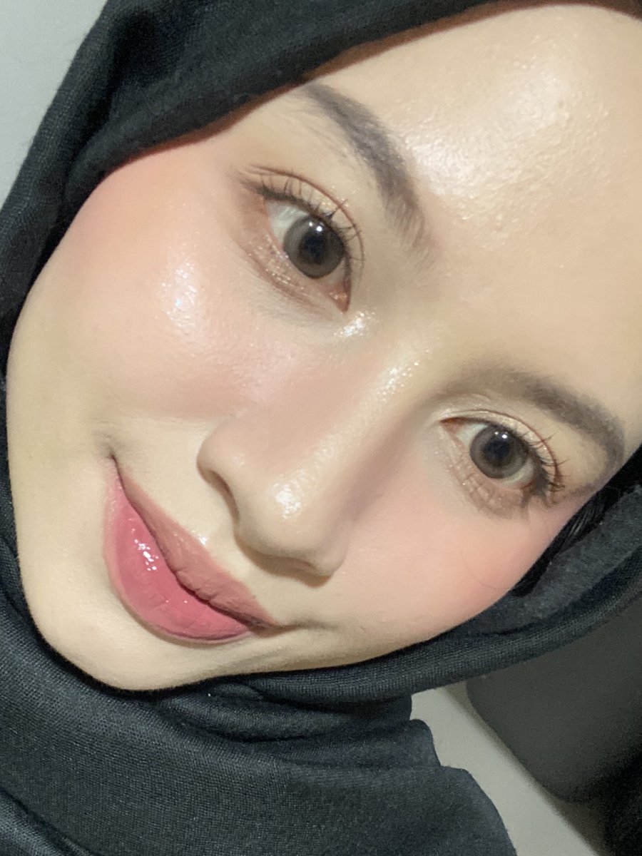 blissfulfancy's tweet photo. spill + tutorial smooth &amp; flawless makeup pakai PRODUK LOKAL dan semuanya dibawah 50K (start from 5K) 👇🏻✨ https://t.co/IyB5ccjz9f