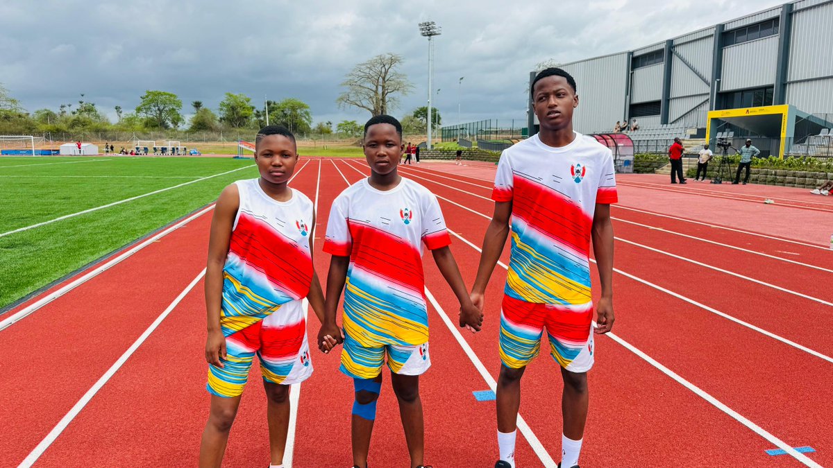 _eocga's tweet image. First to compete for team Eswatini at about 1600hrs will be our young athletics team in Benguela, Luanda. Through their coaches guidance they have been going through warm up sessions and promise to deliver their best on the track. #anocayouthgames  #Thankyouolympicsolidarity