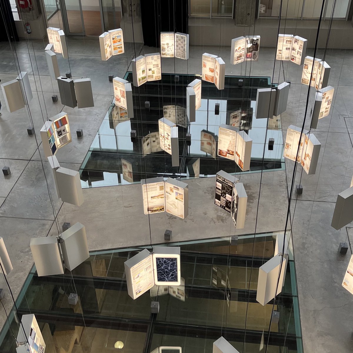 bienal_BEAU's tweet photo. 🎙️​ ¡Llegó el día!

Esta mañana, los comisarios de la #XVIIBEAU han presentado la nueva edición de la Bienal y anunciado los proyectos premiados en las tres categorías: “Obras”, “Divulgación y publicaciones” y “Proyectos Fin de Carrera”.

Premiados ➡️ https://t.co/Cr9ICzlx60 https://t.co/7MAGwJKlSB